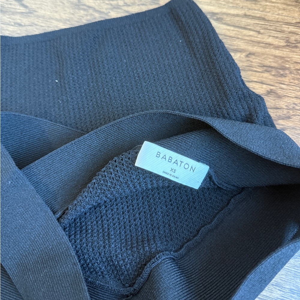 ARITZIA BABATON Sculpt Knit Criss Cross Tank Black Seamless Ribbed Top Sz XS - Picture 5 of 5